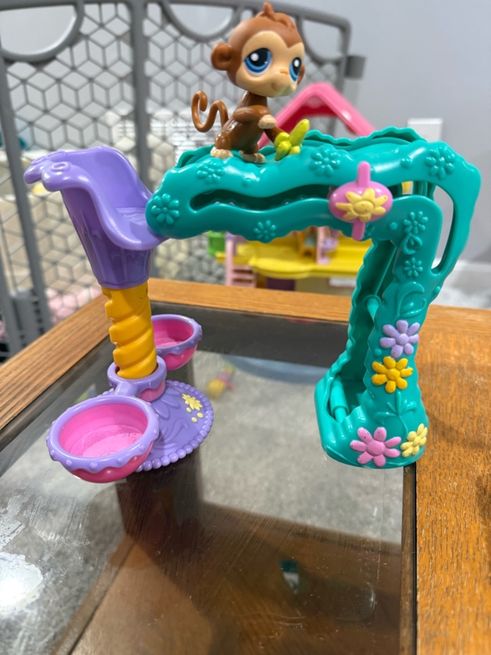 Littlest Pet Shop Authentic Monkey Playset Twirlaround Treehouse